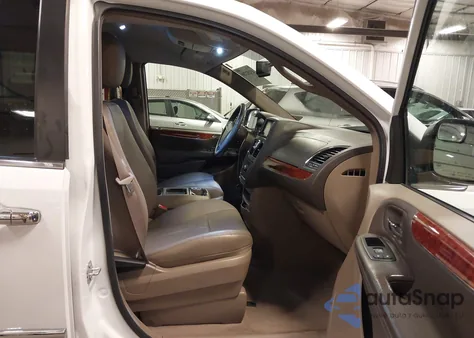 2016 Chrysler Town & Country Touring из США, поврежденный, VIN 2C4RC1BG2GR254193